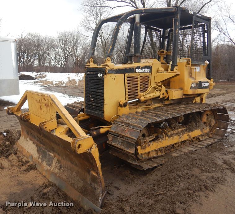 1982 Komatsu D31P-17  dozer - DO3699