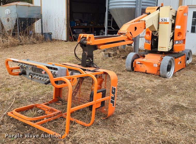 2007 JLG E300AJ  boom lift - JW9788