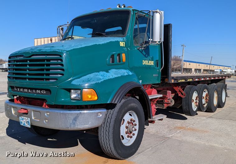 2002 Sterling L-Line  flatbed truck - LK9475