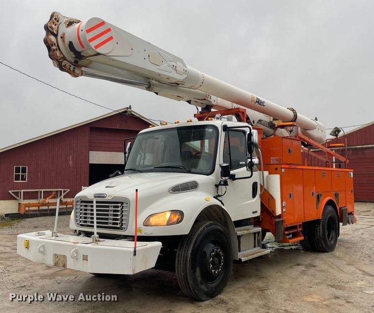 2008 Freightliner Business Class M2  bucket truck - MA9844