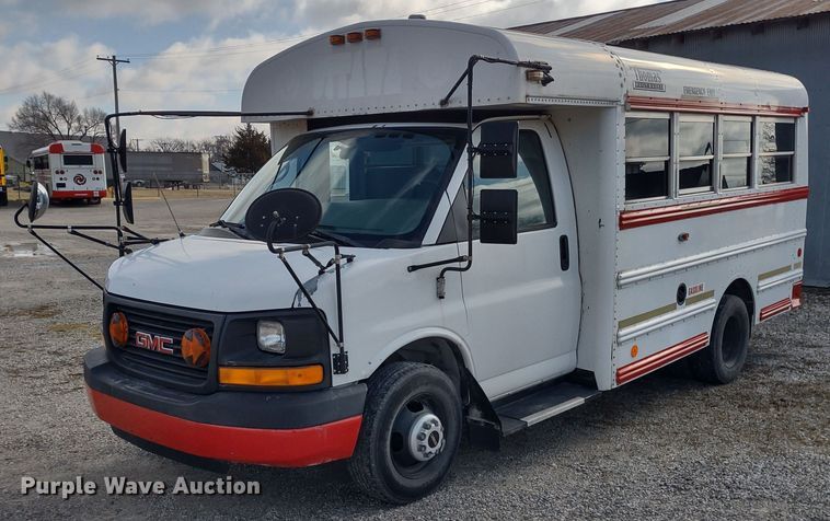 2006 GMC G3500  school bus - DR8131