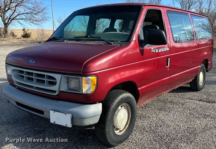 1998 Ford Club Wagon  van - JD9650