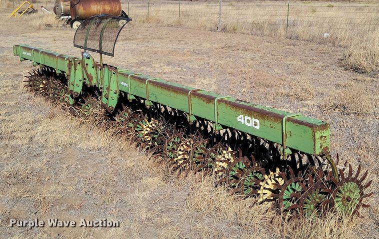 John Deere 400  rototiller - LG9471