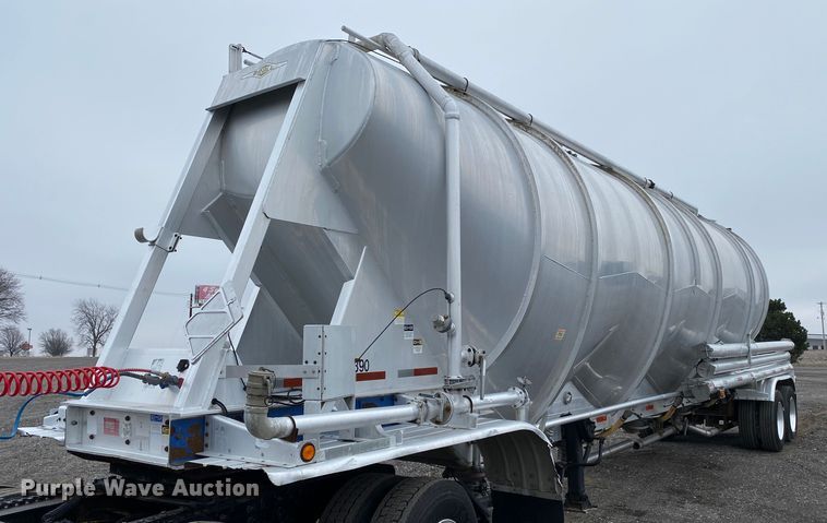 1996 Beall Trailers of Oregon BAPS-180-4  pneumatic dry bulk trailer - JW9210