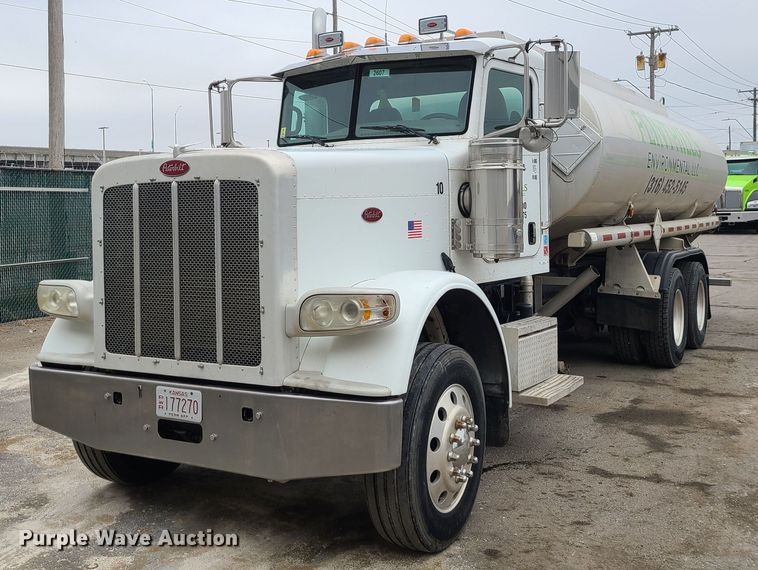 2009 Peterbilt 388  water truck - JW9779