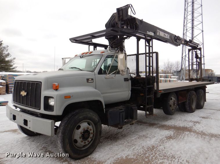 2000 Chevrolet C8500  crane truck - MJ9992