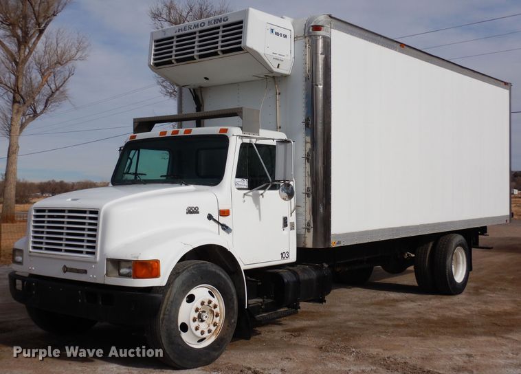 2000 International 4700  refrigerated truck - DF8312
