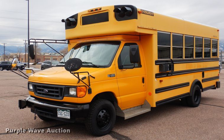 2005 Ford E450  school bus - DF8329