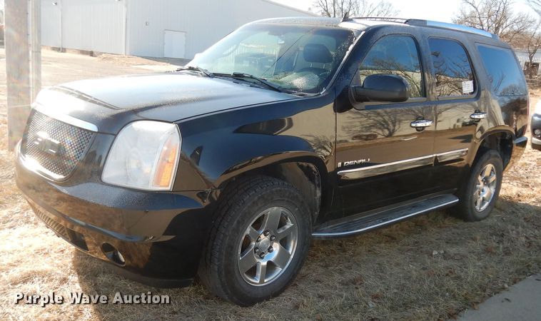 2008 GMC Yukon Denali  SUV - DK7525
