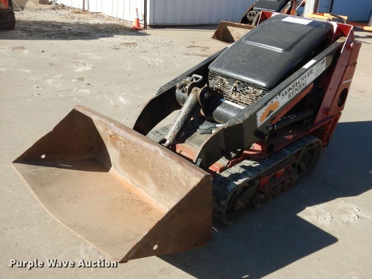 2014 Toro TX427  compact utility loader - DK7582