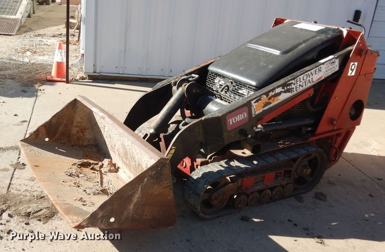 2011 Toro TX427  compact utility loader - DK7584