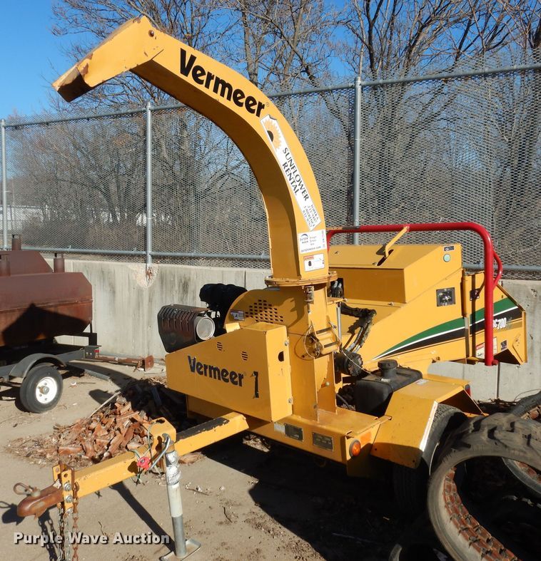 2015 Vermeer BC700XL  wood chipper - DK7590