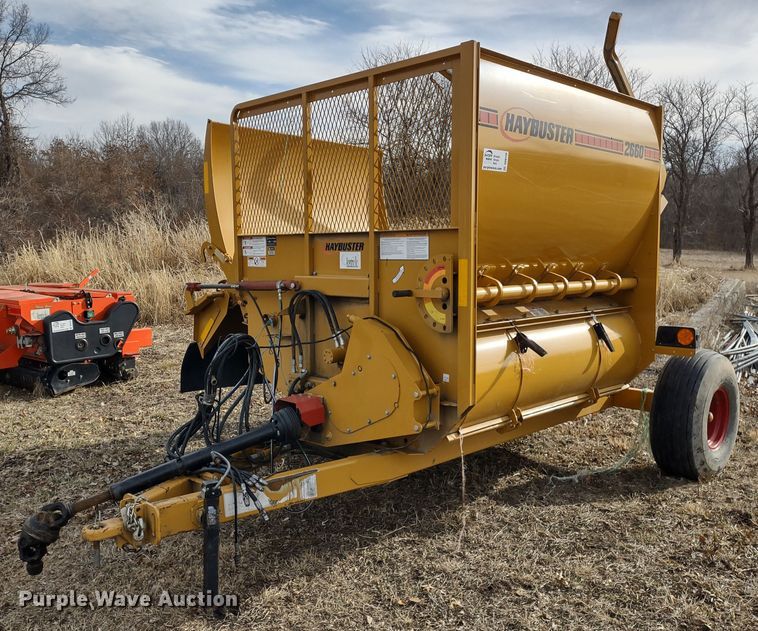 HayBuster 2660  bale processor - DR8156