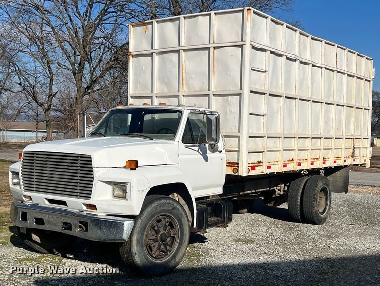 1988 Ford F700  dump truck - ID9478