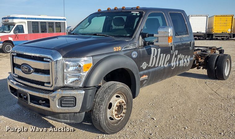 2015 Ford F450 Super Duty XLT  Crew Cab truck cab and chassis - JK9199