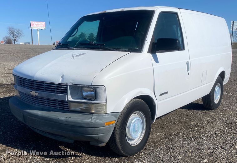 1998 Chevrolet Astro  van - JW9191