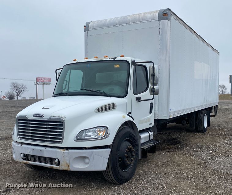 2005 Freightliner Business Class M2  box truck - JW9205