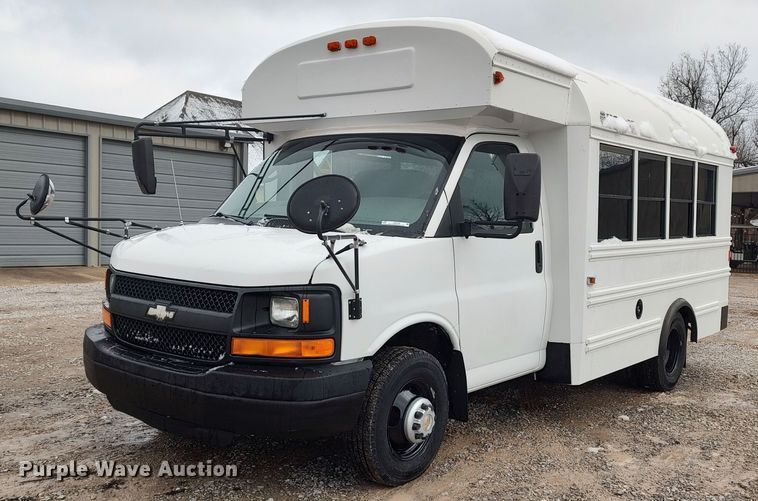 2004 Chevrolet Express G3500  school bus - LA9329