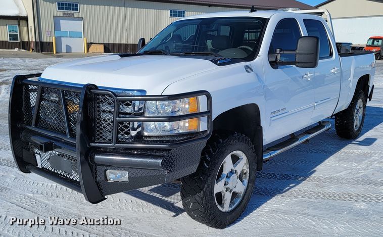 2014 Chevrolet 2500HD LTZ  Crew Cab pickup truck - ME9687