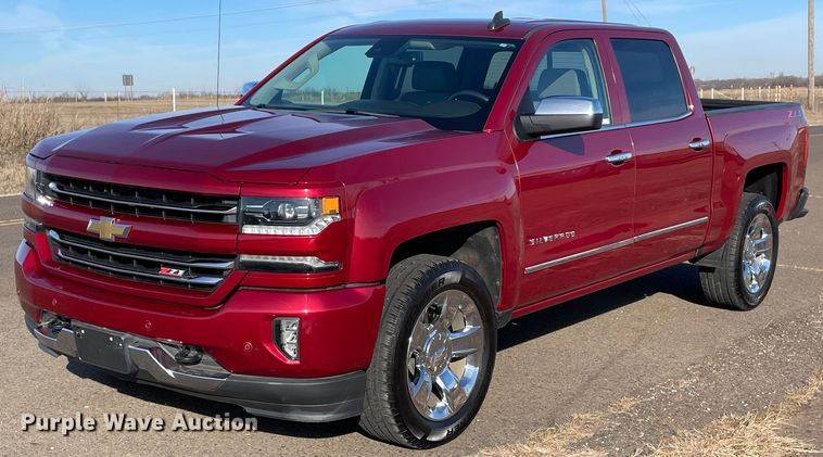 2018 Chevrolet Silverado 1500 LTZ  Crew Cab pickup truck - MI9761