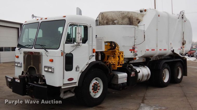 2010 Peterbilt PB320  refuse truck - AF9344