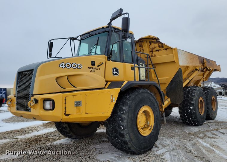 2011 John Deere 400D  haul truck - DM8189
