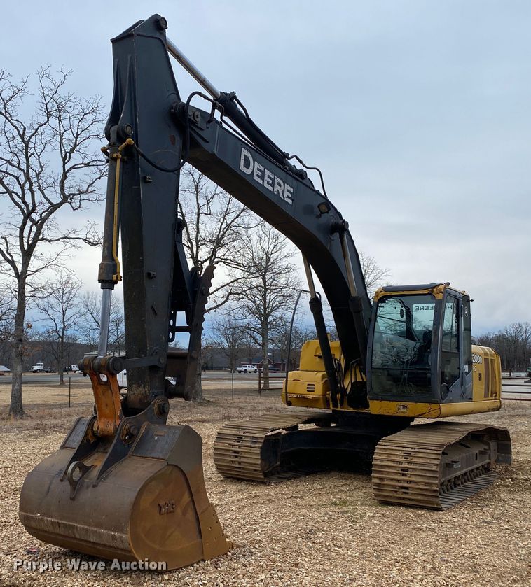 2007 John Deere 200D LC  excavator - DN8152