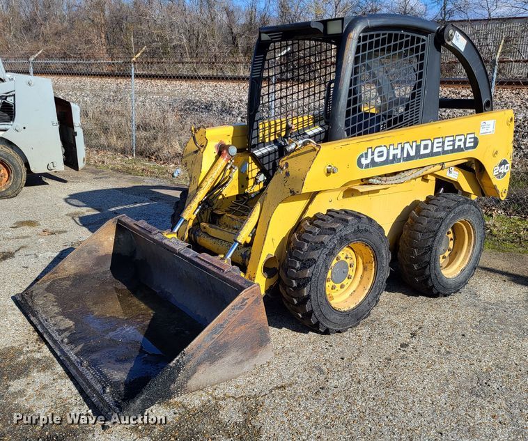 2000 John Deere 240  skid steer loader - DO3539