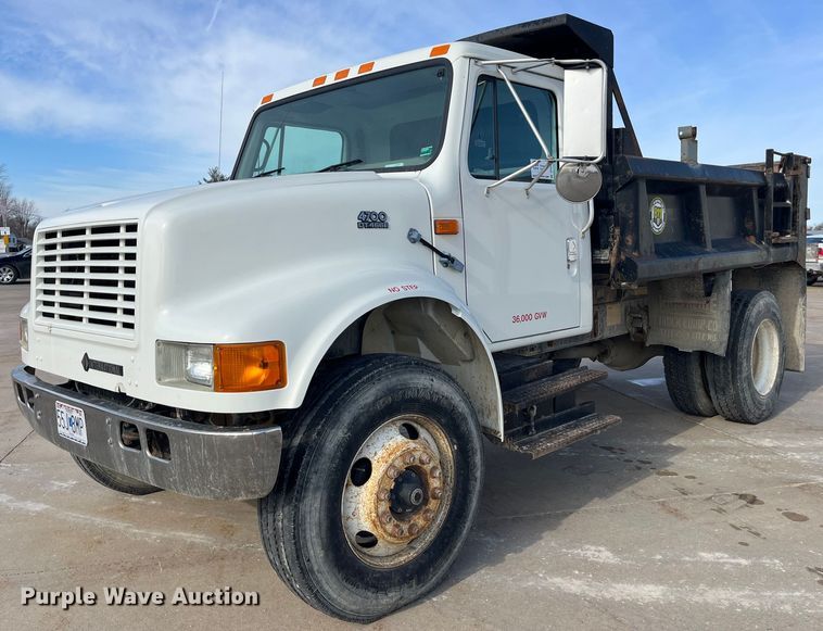 1999 International 4700  dump truck - DP0465