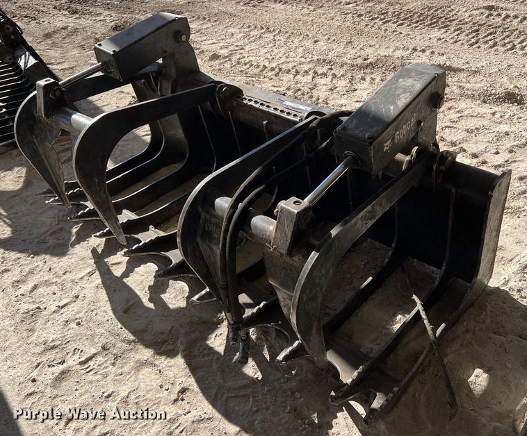 Bobcat  82&quot; W skid steer grapple bucket - ID9448