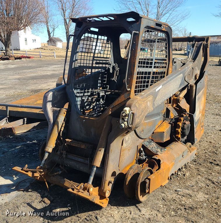 Bobcat T66  tracked skid steer loader - JG9486