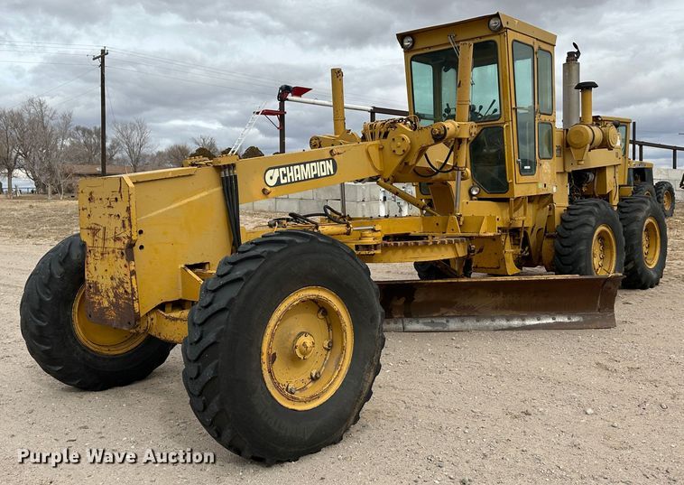 1977 Champion  motor grader - LT9424