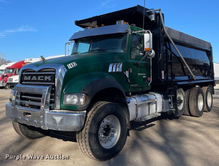 2014 Mack GU713  dump truck - MA9901