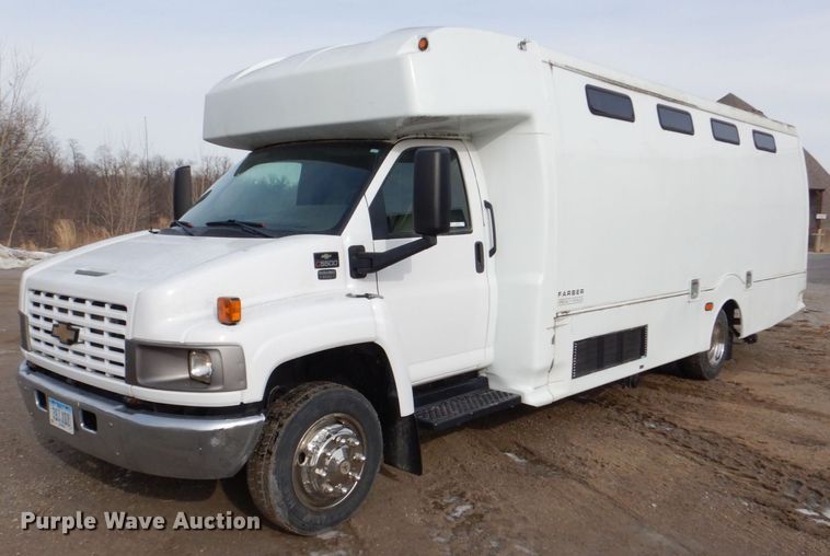2009 Chevrolet C5500  prisoner transport shuttle bus - MC9789