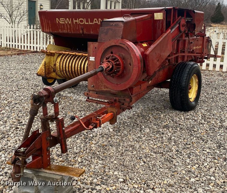 1975 New Holland 276  small square baler - DL7015