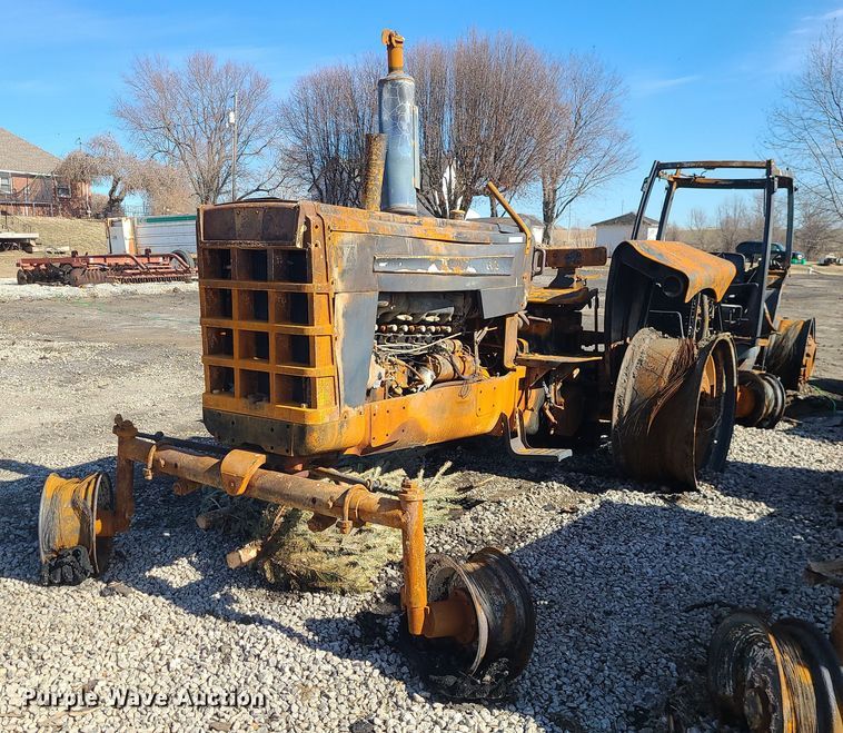 Oliver 1800  tractor - JG9484