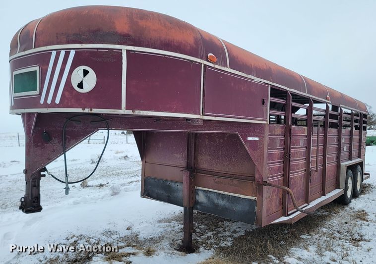 1983 Kiefer Built livestock trailer - ME9664