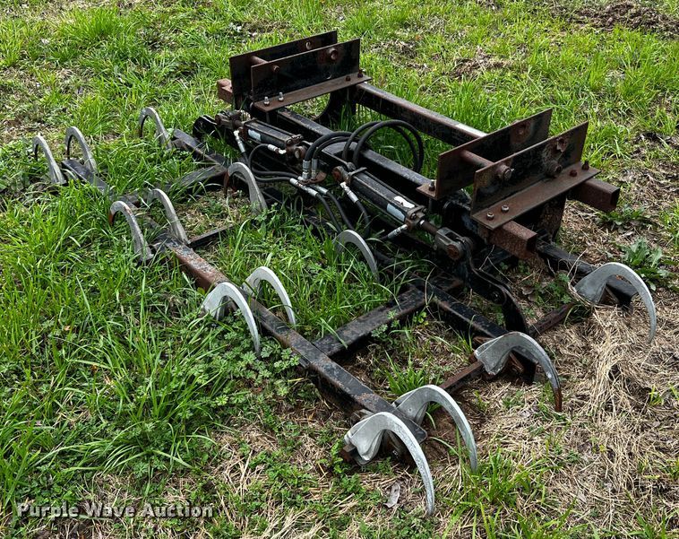 Marcrest  bale accumulator grapple - MF9807