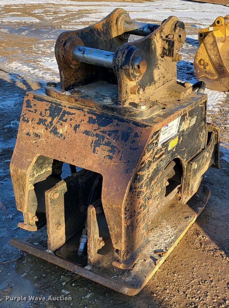 Caterpillar CVP75  excavator plate compactor - DK5064