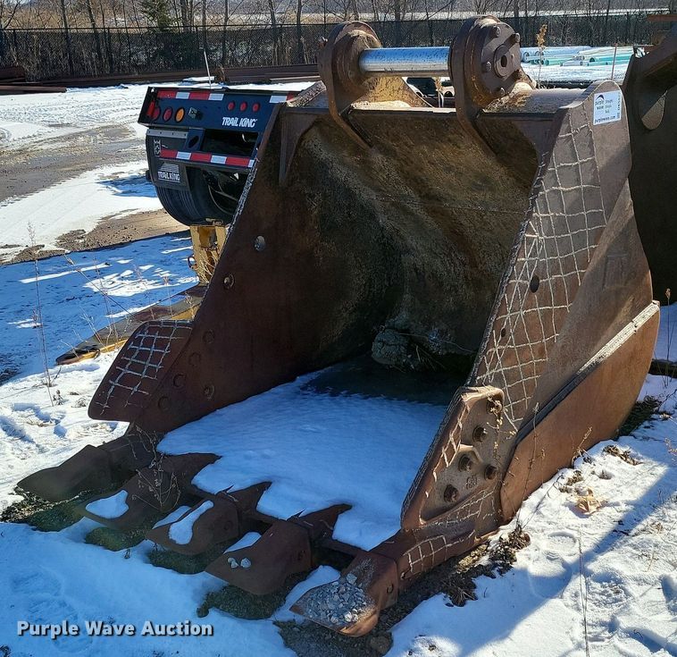 Caterpillar  56&quot; W excavator bucket - DK5070