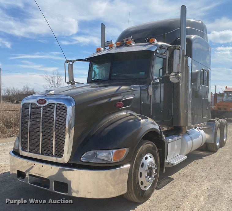 2008 Peterbilt 386  semi truck - DL7008