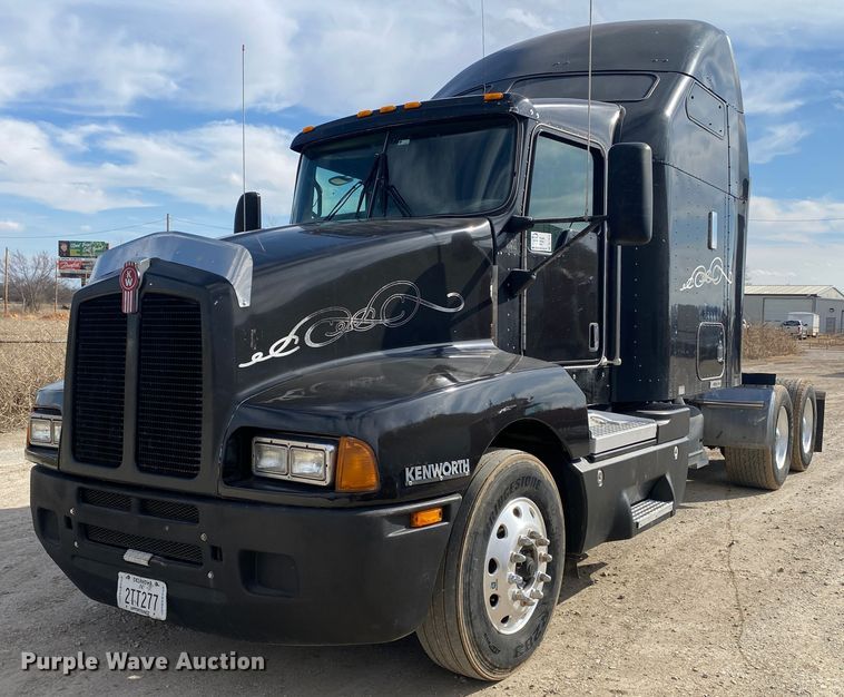 2007 Kenworth T600  semi truck - DL7012