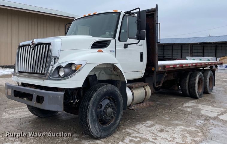 2011 International WorkStar 7400  dump flatbed truck - MA9912