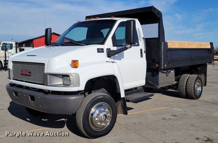 2005 GMC C5500  dump truck - MC9568