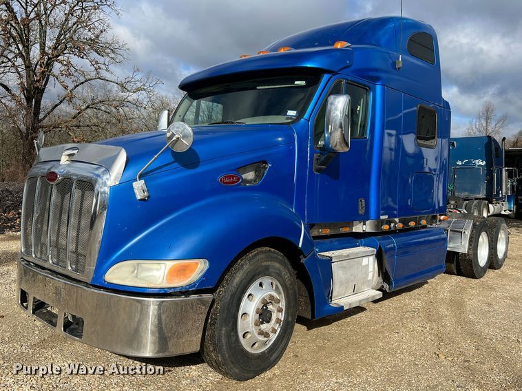 2007 Peterbilt 387  semi truck - MM9085