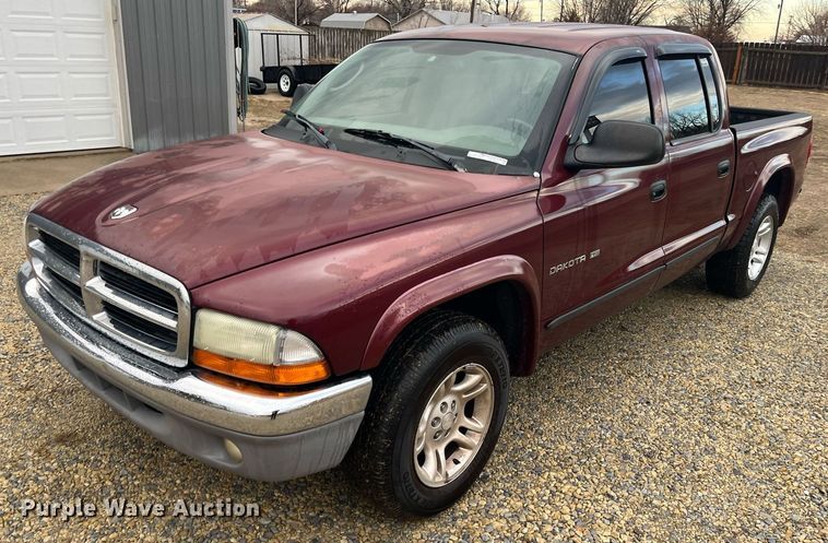 2002 Dodge Dakota SLT  Quad Cab pickup truck - HP9432