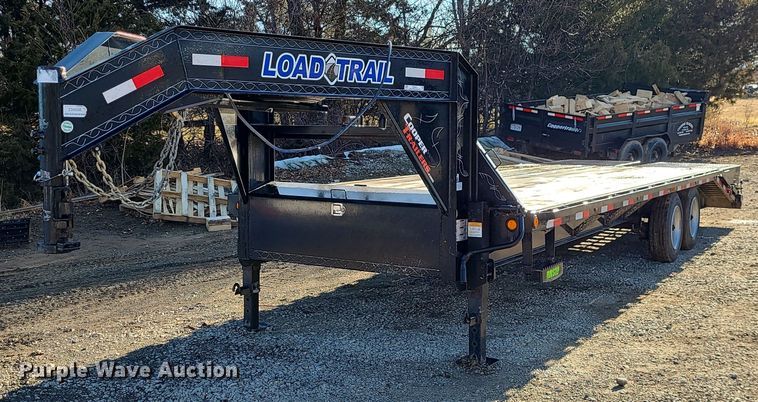 2021 Load Trail  equipment trailer - JG9421
