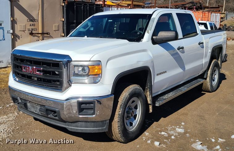2015 GMC Sierra 1500  Crew Cab pickup truck - JG9456