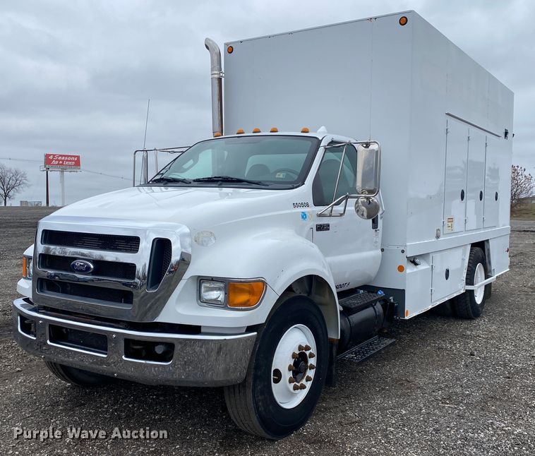 2011 Ford F750 Super Duty  fuel / lube truck - JW9162