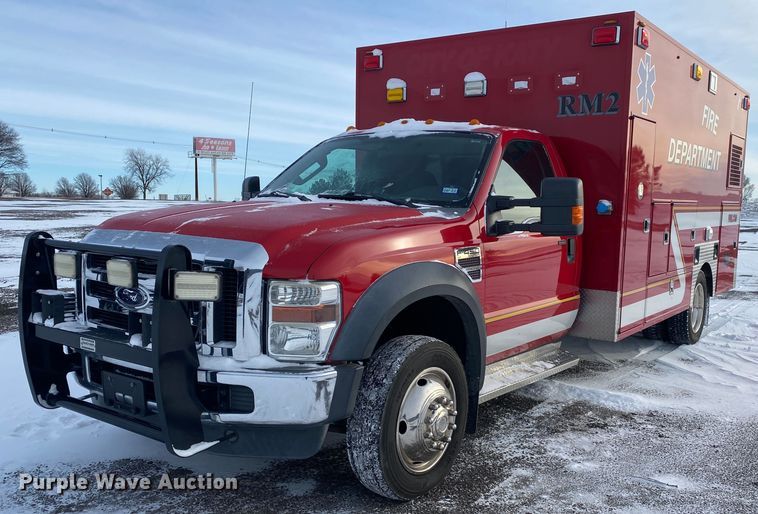 2009 Ford F450 Super Duty XLT  ambulance - JW9242
